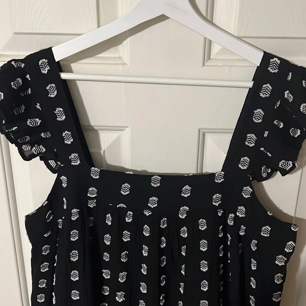 *NEW* LOFT Black & White Flutter Sleeve Dress Size L - Picture 3 of 9